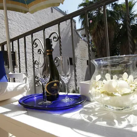 Residenza D'epoca Celeste Alojamento de Acomodação e Pequeno-almoço 3*